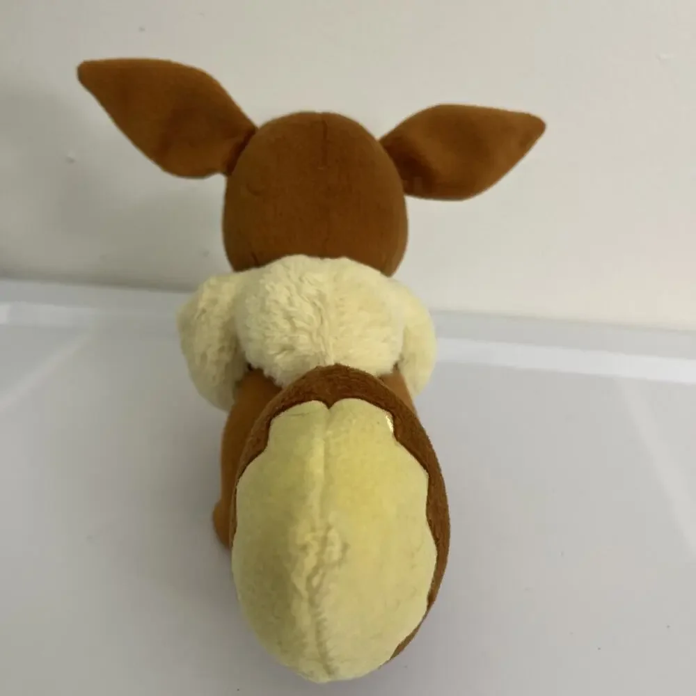 Tomy pokemon eevee